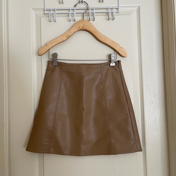Babaton Vegan Leather Modern Mini Skirt - Picture 7 of 7